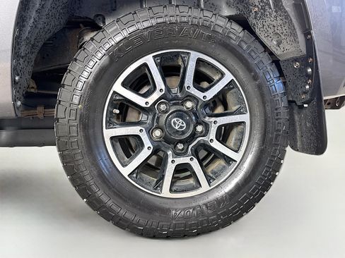 Used 2016 Toyota Tundra SR5 AWD/4WD image 31