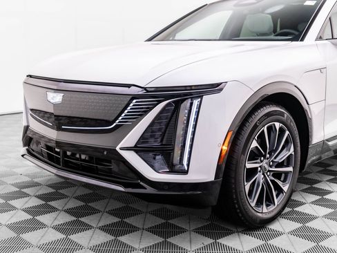 New 2026 Cadillac Lyriq Sport image 32