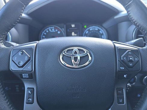 Used 2018 Toyota Tacoma TRD Off-Road image 34