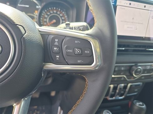 Used 2024 Jeep Wrangler Sahara image 25