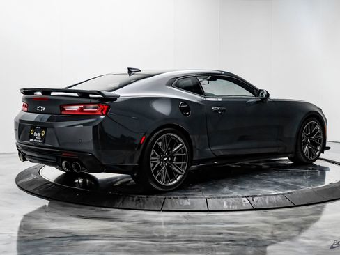 Used 2018 Chevrolet Camaro ZL1 RWD image 13