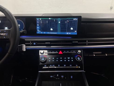 Used 2024 Hyundai Santa Fe Limited image 20