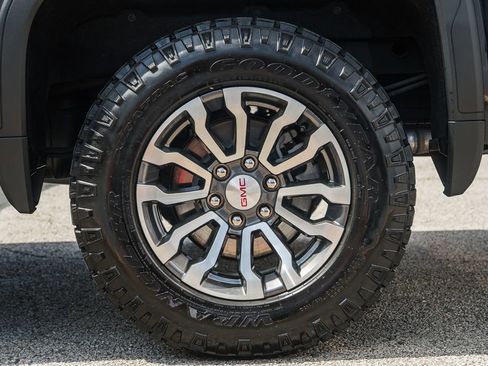 Used 2022 GMC Sierra 1500 AT4 w/ AT4 Premium Package AWD/4WD image 29