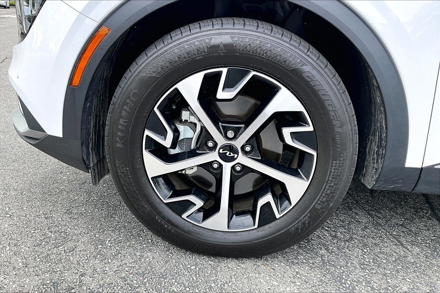 Used 2025 Kia Sportage EX w/ Premium Package FWD image 10
