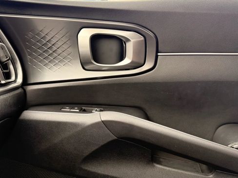 Used 2024 Kia Sorento S image 26