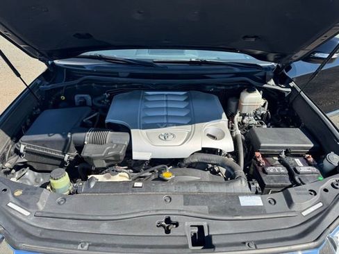 Used 2016 Toyota Land Cruiser AWD/4WD image 39