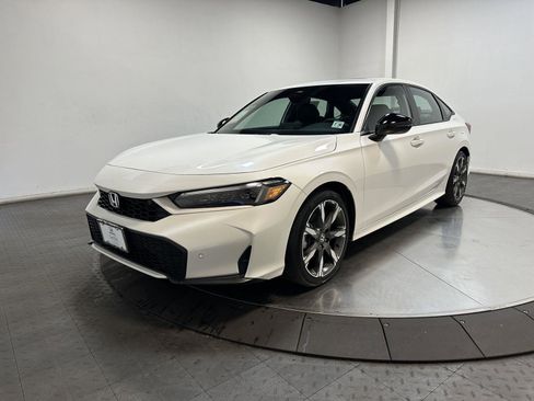 Used 2025 Honda Civic Sport Touring image 1