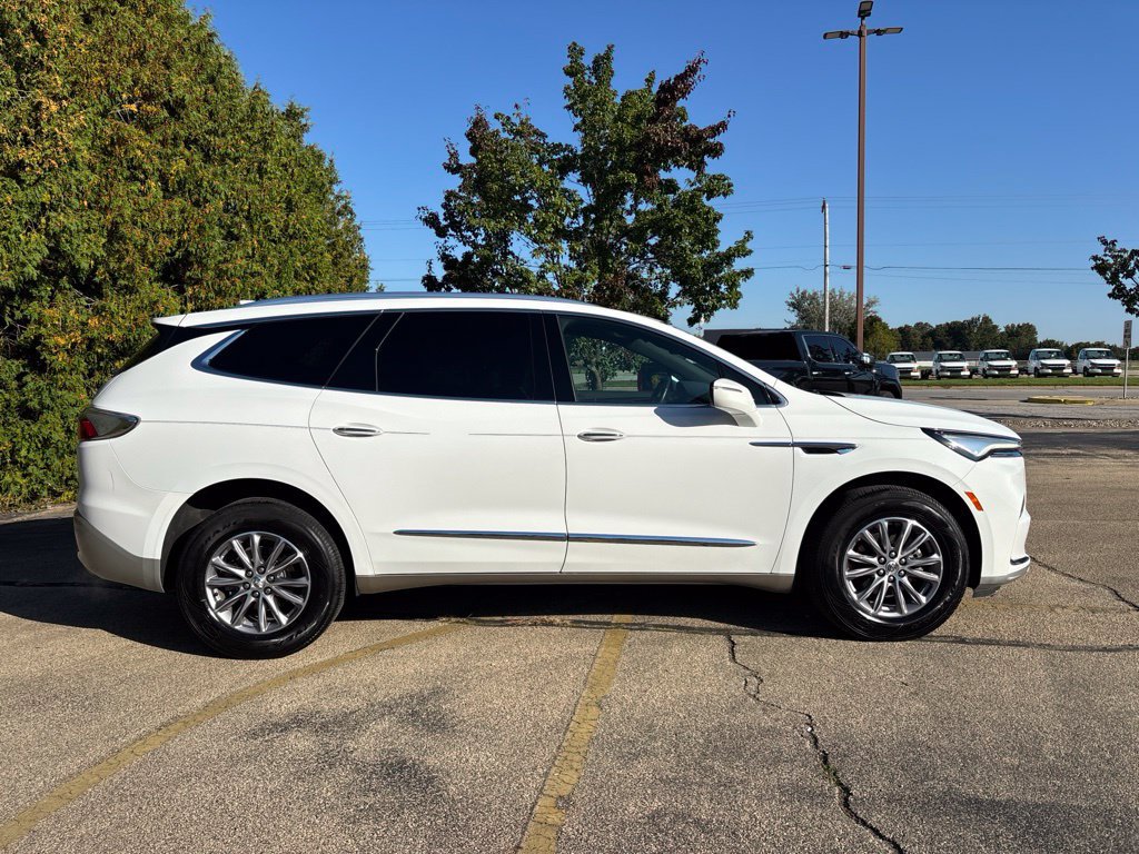 Used 2023 Buick Enclave Essence w/ Trailering Package, 5000 lbs. FWD image 8