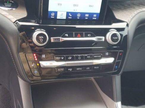 Used 2021 Ford Explorer Platinum w/ Equipment Group 601A image 29