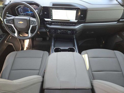 Certified 2024 Chevrolet Silverado 2500 LTZ w/ LTZ Convenience Package image 24