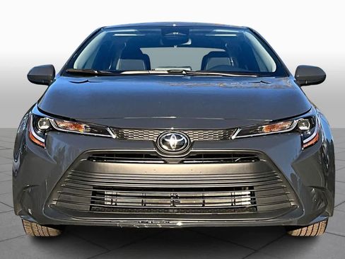 Used 2025 Toyota Corolla LE image 3