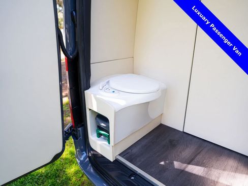 Used 2024 Mercedes-Benz Sprinter 2500 image 71
