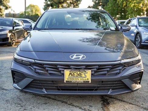 New 2026 Hyundai Elantra SE image 2
