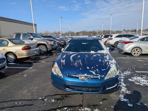 Used 2004 Honda Accord EX image 3