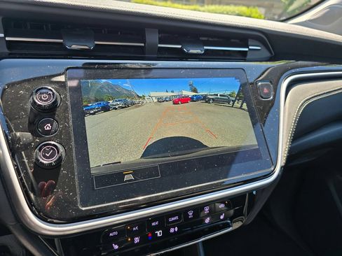 Used 2023 Chevrolet Bolt EUV LT w/ Comfort Package FWD image 32