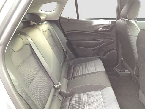 Used 2024 Chevrolet Trax LT w/ LT Convenience Package image 19