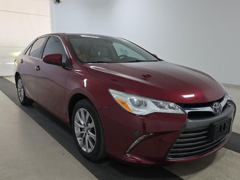 Used 2017 Toyota Camry XLE w/ Advanced Technology Package FWD image 5