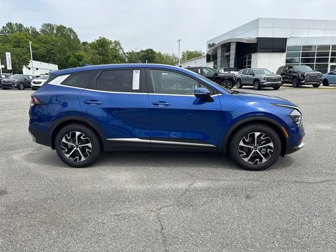 New 2024 Kia Sportage EX image 2