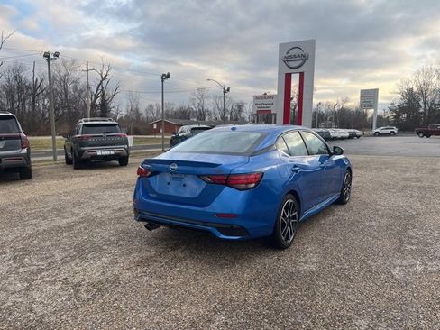 Certified 2025 Nissan Sentra SR w/ SR Premium Package image 3