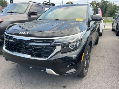Used 2024 Kia Seltos EX FWD image 4