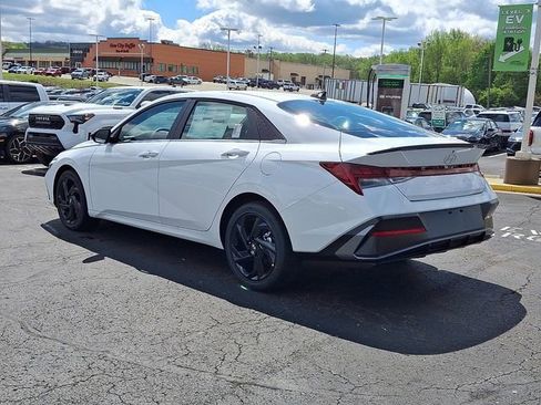 New 2026 Hyundai Elantra SEL Sport w/ Cargo Package FWD image 3