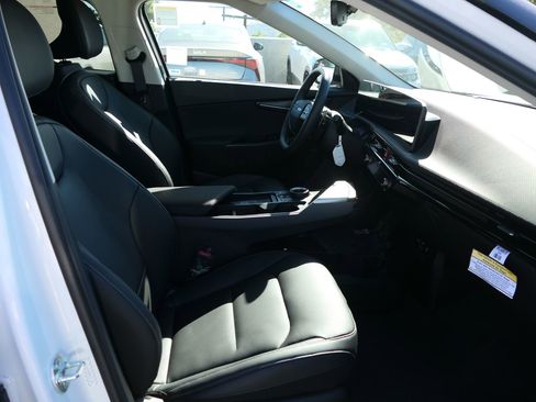New 2025 Kia EV6 Wind image 24