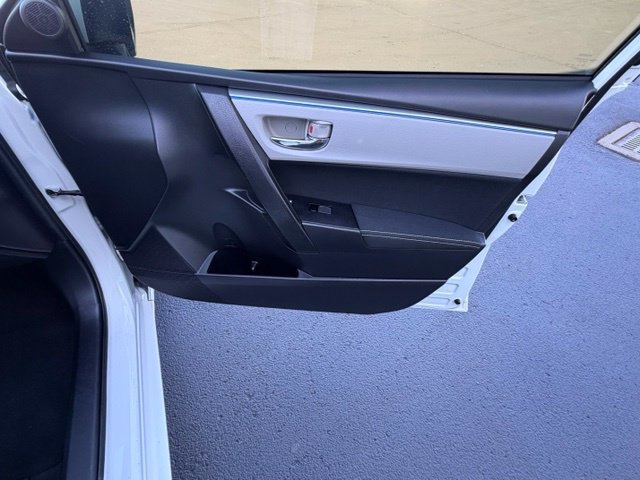 Used 2015 Toyota Corolla LE FWD image 15
