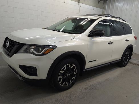 Used 2020 Nissan Pathfinder SL AWD/4WD image 2