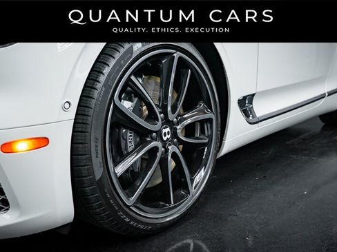 Used 2022 Bentley Continental GT AWD/4WD image 28