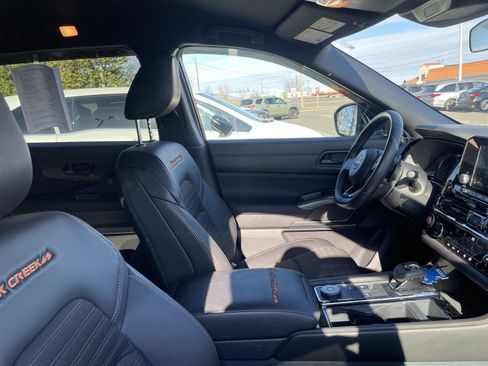 Used 2024 Nissan Pathfinder Rock Creek image 5