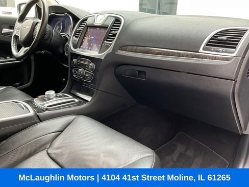 Used 2021 Chrysler 300 Touring L image 9