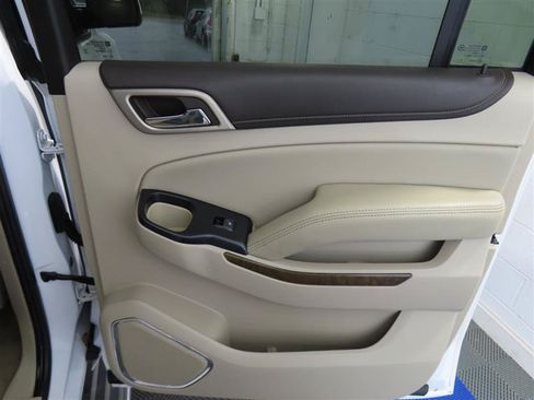 Used 2020 GMC Yukon XL Denali RWD image 39