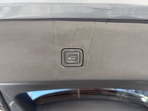 Certified 2023 Chevrolet Traverse LT image 11