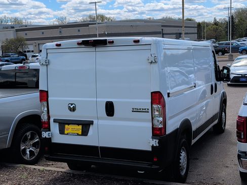 Used 2025 RAM ProMaster 1500 w/ Convenience Group FWD image 4