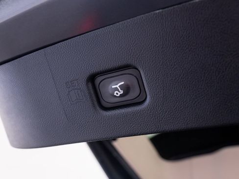 Used 2021 Lincoln Nautilus Reserve w/ Monochromatic Package image 32