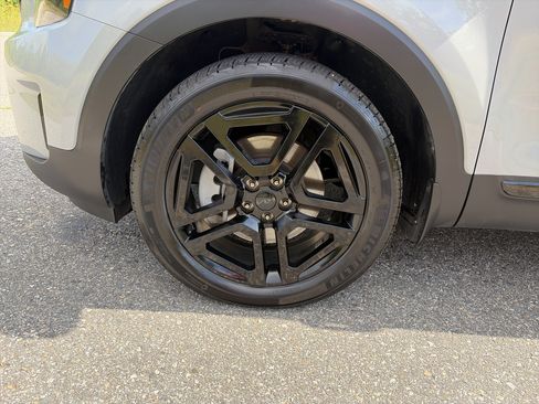 Certified 2025 Kia Telluride SX Prestige X-Line AWD/4WD image 12