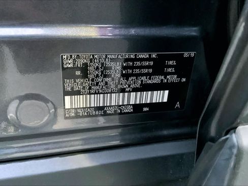 Used 2019 Toyota RAV4 Limited image 31
