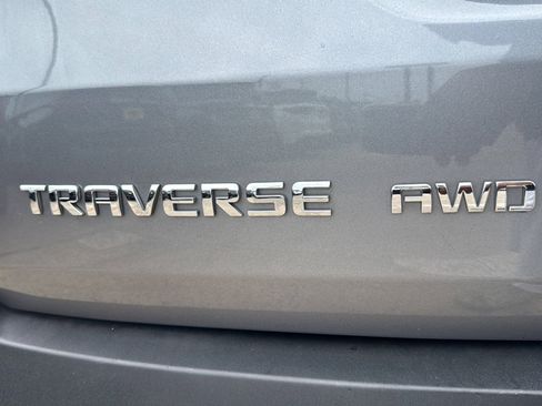 Used 2020 Chevrolet Traverse LT w/ Driver Confidence II Package AWD/4WD image 48