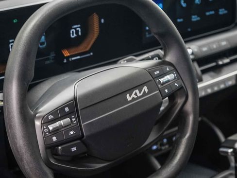 Used 2025 Kia K4 LXS image 20