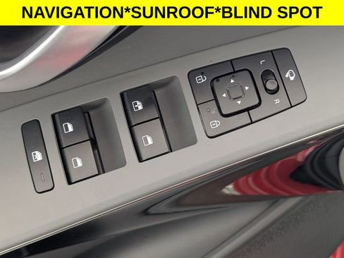 Used 2023 Kia Niro EX Touring FWD image 11