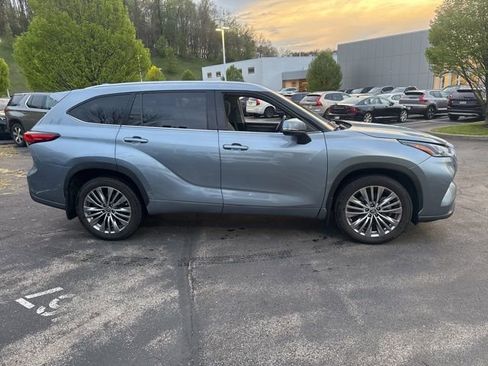Used 2021 Toyota Highlander Platinum image 6