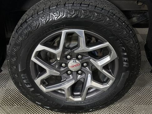 Used 2023 GMC Sierra 1500 SLT AWD/4WD image 34
