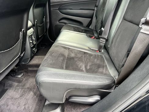 Used 2018 Jeep Grand Cherokee Altitude AWD/4WD image 20