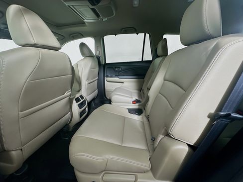 Used 2022 Honda Pilot Touring image 29