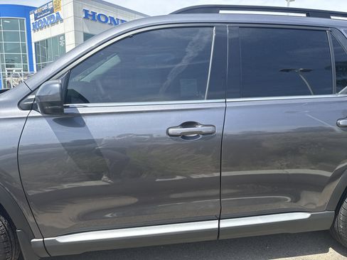 Certified 2025 Honda Pilot Touring image 3