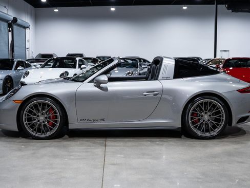 Used 2017 Porsche 911 Targa 4S AWD/4WD image 3