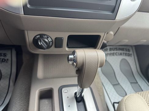 Used 2009 Nissan Frontier SE w/ SE Value Truck Pkg image 29