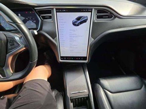 Used 2018 Tesla Model X 75D AWD/4WD image 6