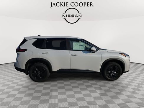 New 2026 Nissan Rogue SV w/ Cold Weather Package FWD image 4