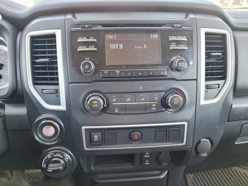 Used 2018 Nissan Titan S w/ S Utility Package image 17